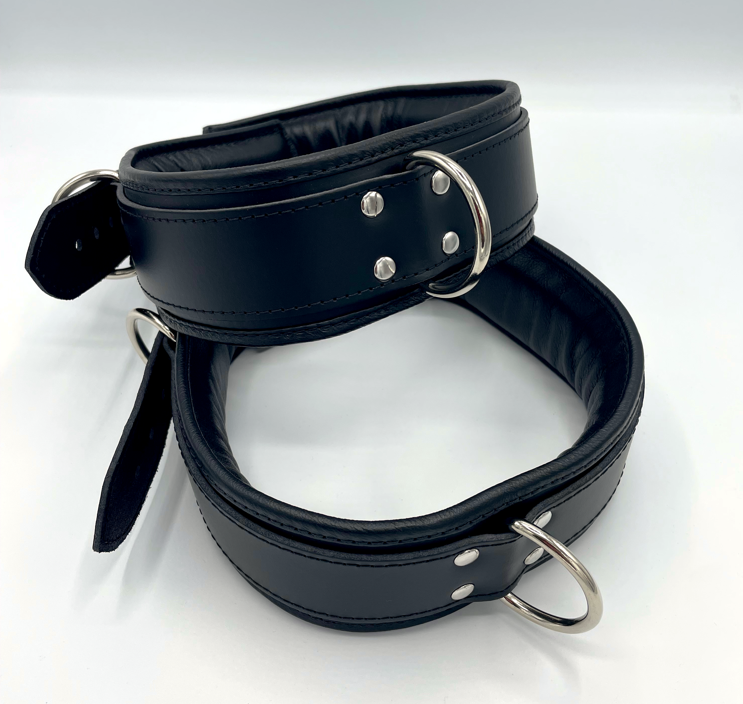 Oberschenkelfesseln (Paar) geschlossen von oben bei pm-bodyleather.de