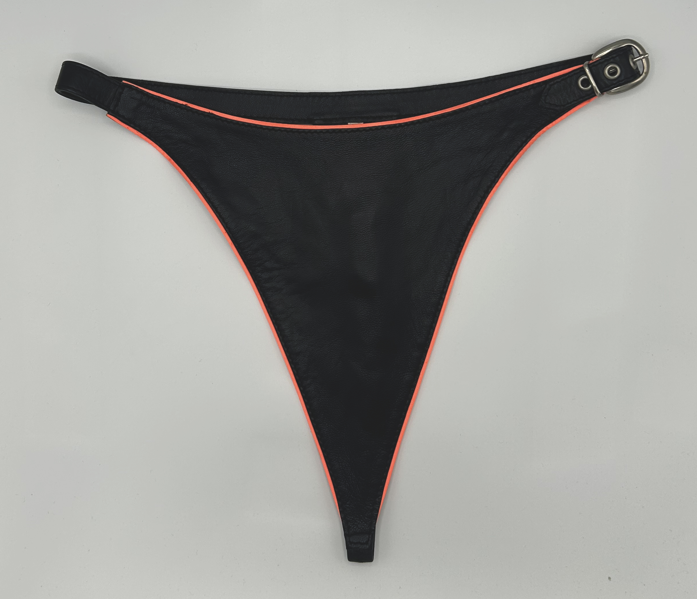 Damen Leder String mit roter Paspel