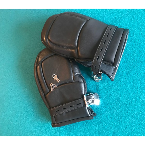 Draufsicht von abschließbare Handschuhe pm-bodyleather.de