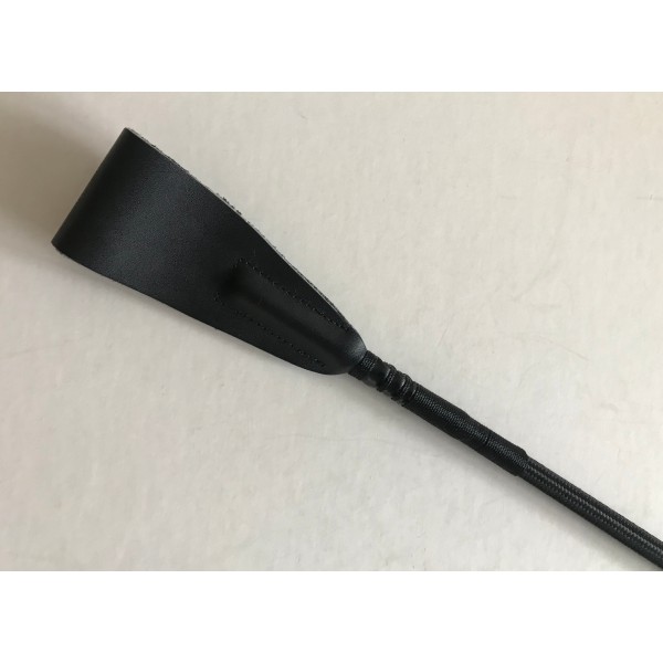 schwarze Gerte mit Lederklatsche