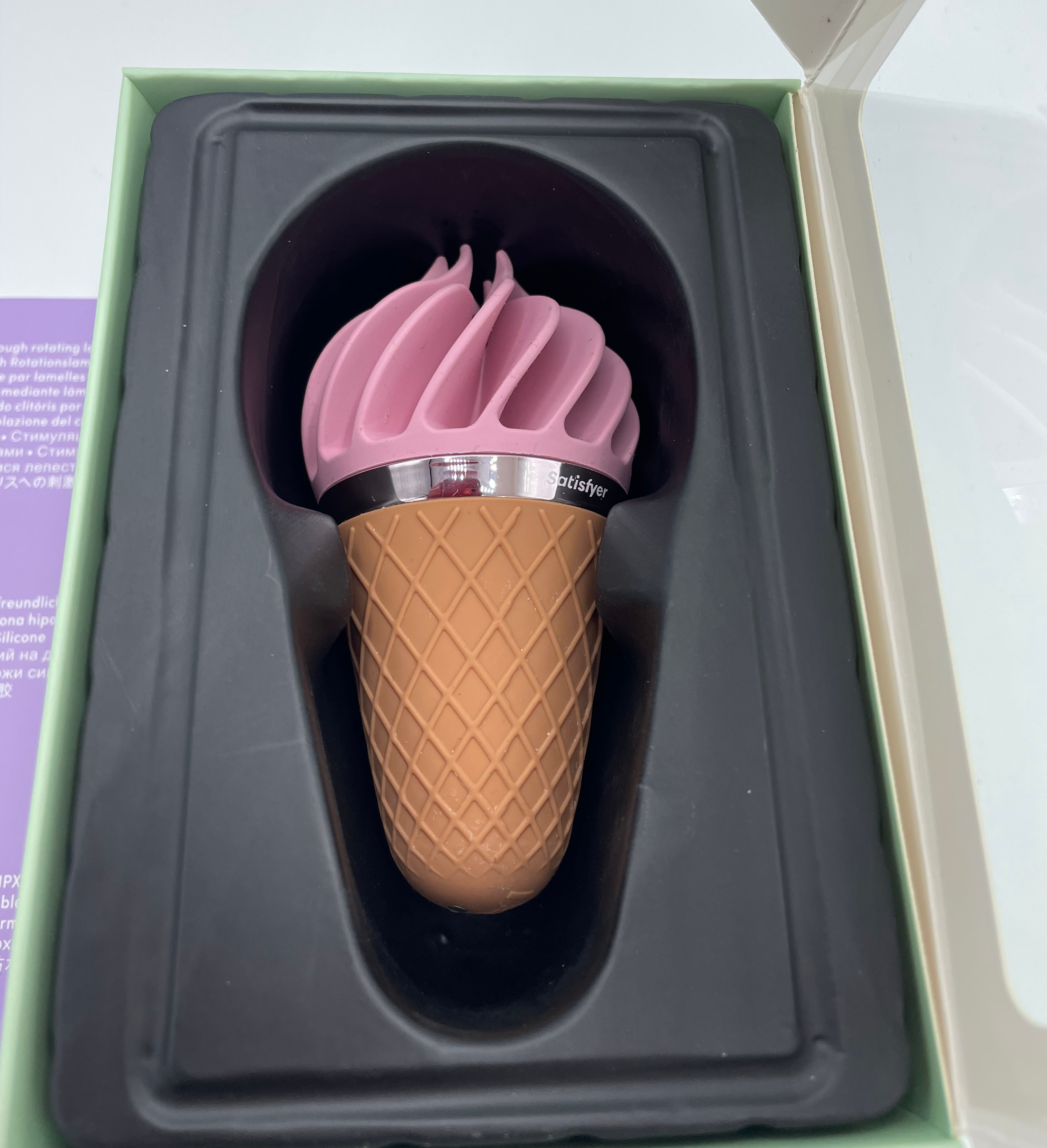 Vibrator in Eisform in der Verpackung