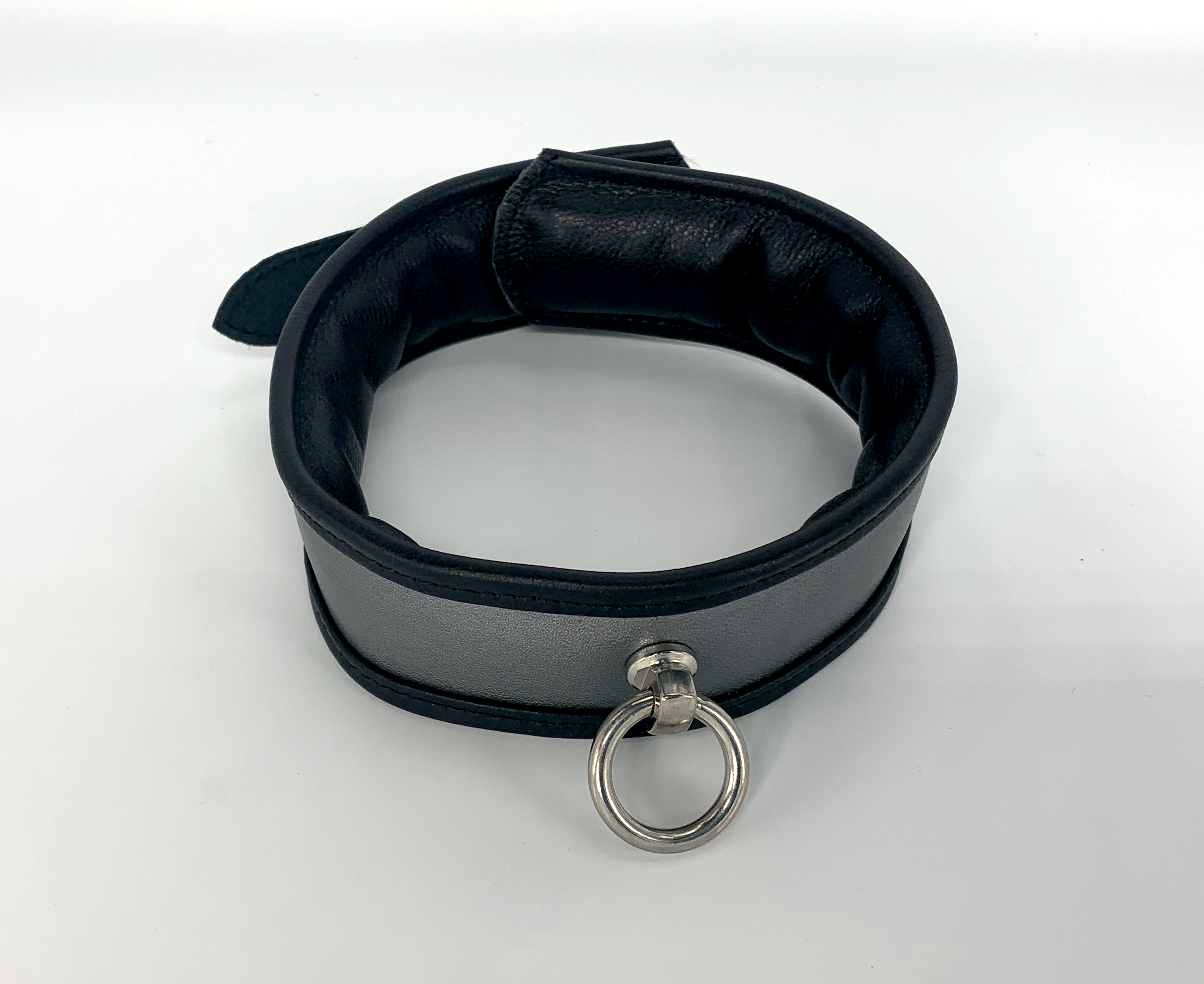 silbernes Halsband mit Ring der O