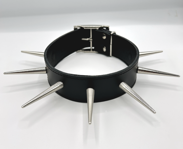 Halsband mit extra langen Spitznieten 55 mm